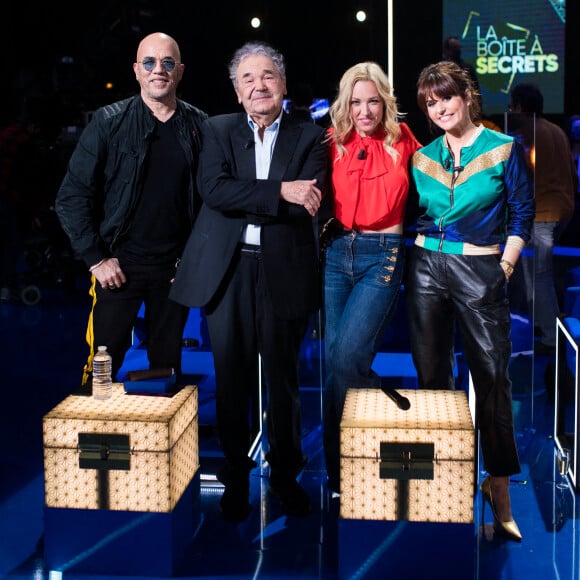 Exclusif - Pascal Obispo, Pierre Perret, Natasha St Pier, Faustine Bollaert - Enregistrement de l'émission "La boîte à Secrets 9" à Paris, diffusée le 9 septembre sur France 3. © Tiziano Da Silva / Bestimage