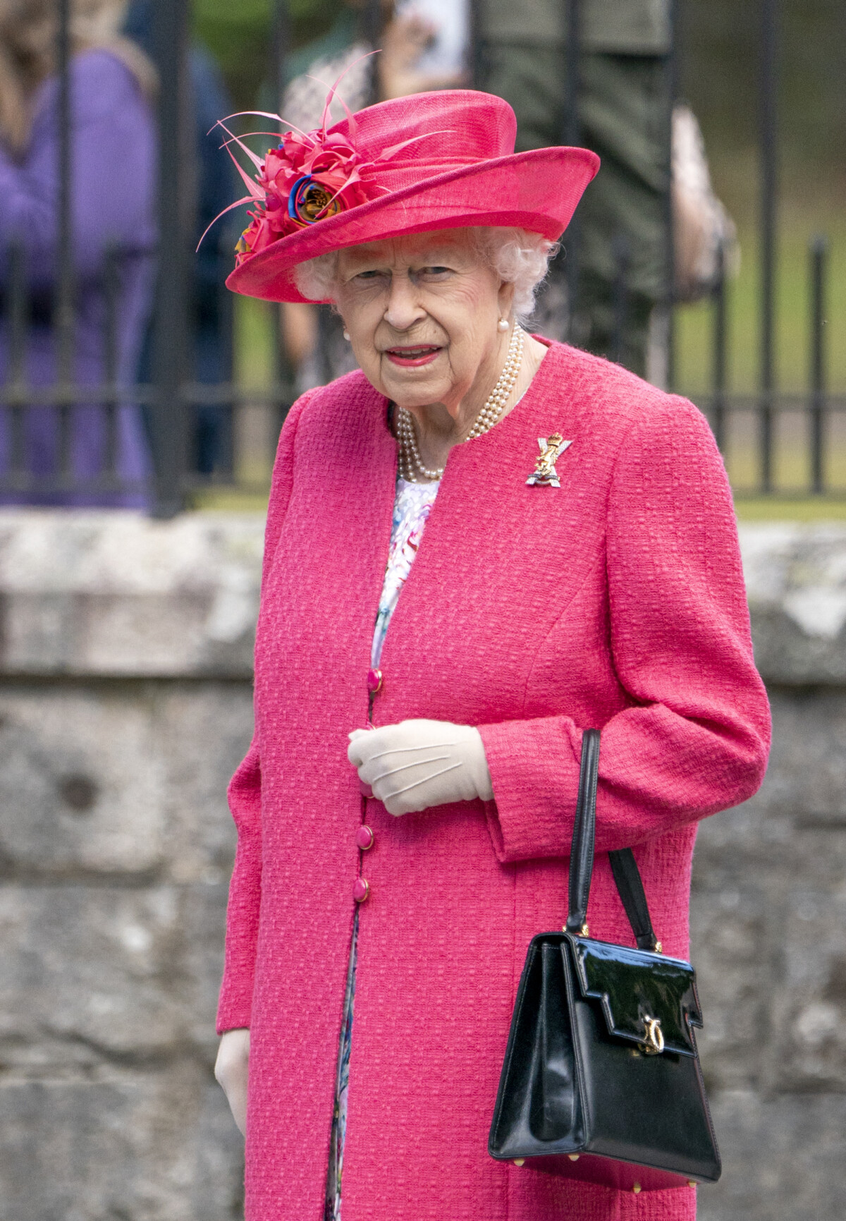 Photo La reine Elisabeth II d'Angleterre lors d'une inspection des