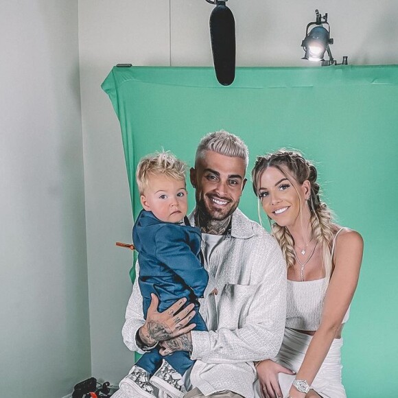 Jessica Thivenin, heureuse avec son mari Thibault Garcia et leur file Maylone sur Instagram.
