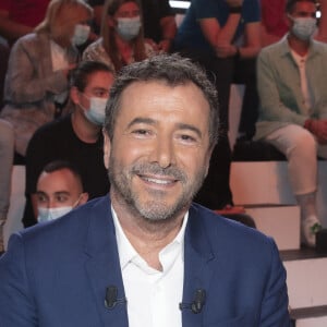 Exclusif - Bernard Montiel lors de l'émission Touche pas à mon poste (TPMP) diffusée en direct sur C8 le 11 octobre 2021. © Jack Tribeca / Bestimage 