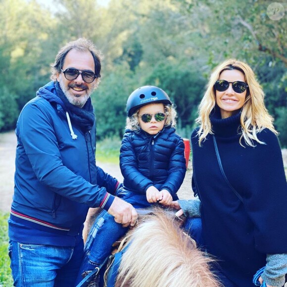 Ingrid Chauvin avec Thierry Peythieu et Tom, en pleine promenade à cheval, le 16 février 2020