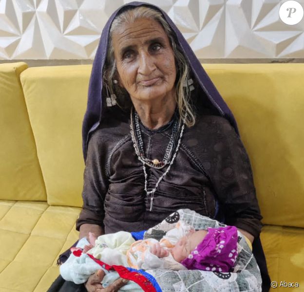 Jivunben Rabari a donné naissance à son premier enfant à 70 ans en Inde.