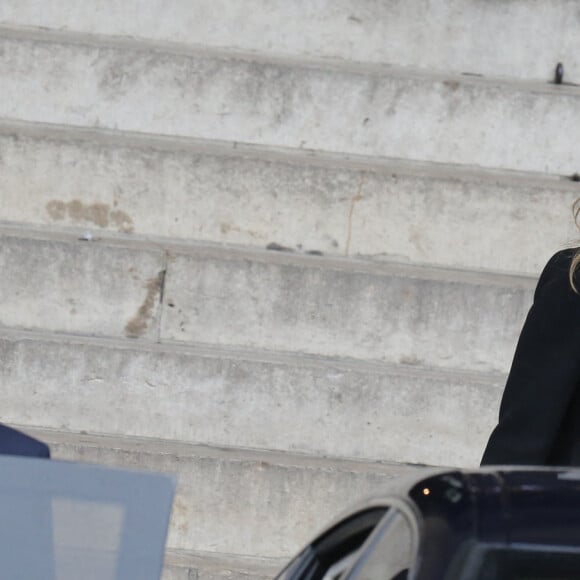 Francois Hollande et Valerie Trierweiler - Sortie des obsèques de Patrice Chéreau en l'église Saint-Sulpice à Paris. Le 16 octobre 2013