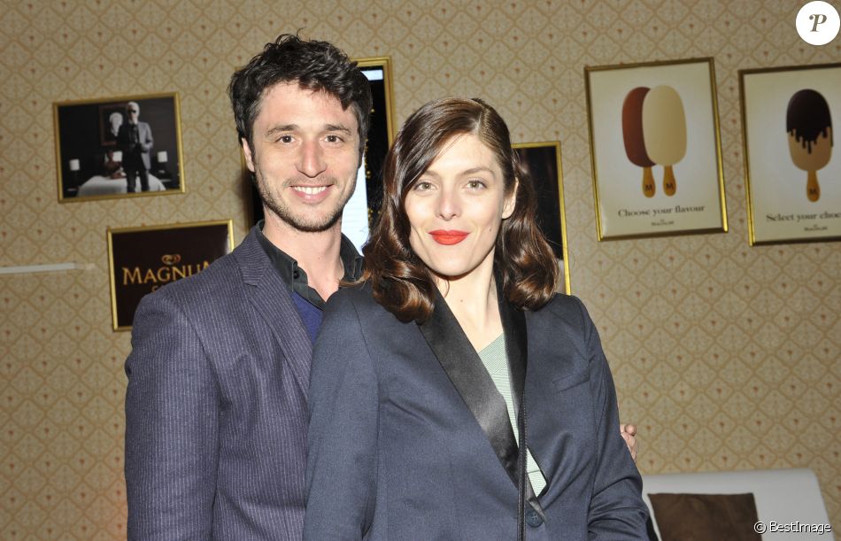  Valérie Donzelli et Jérémie Elkaïm - Soirée de l&#039;équipe du film &quot;The Immigrant &quot; à la plage Magnum de Cannes. Le 24 mai 2013. 