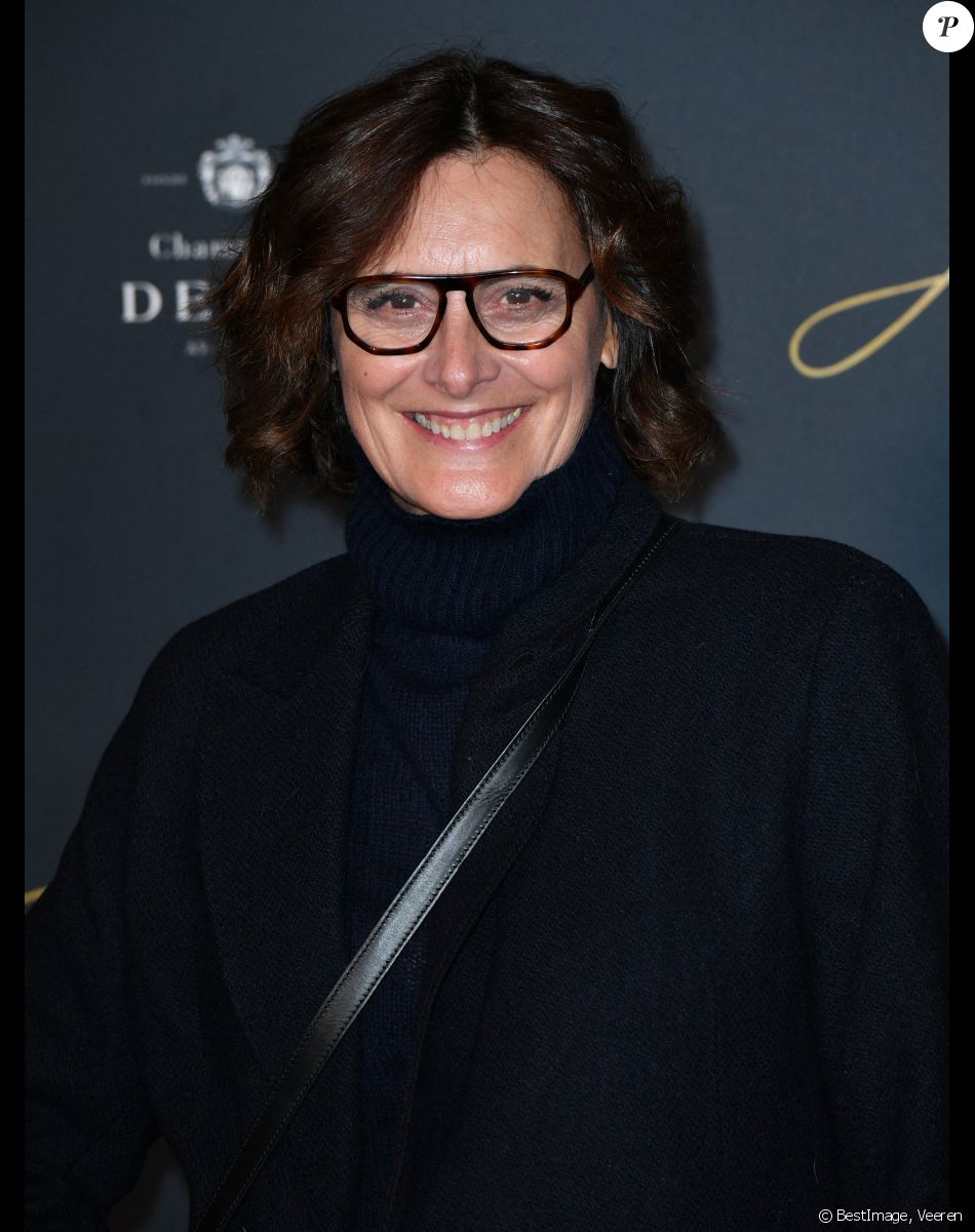 Ines de la Fressange - Avant-Première du film "Aline" au Grand Rex à Paris le 25 octobre 2021. © Veeren/Bestimage