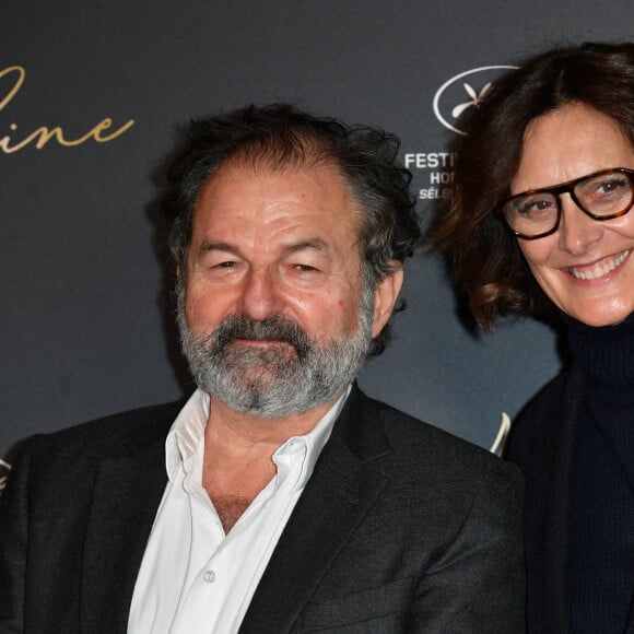 Inès de la Fressange et son compagnon Denis Olivennes - Avant-Première du film "Aline" au Grand Rex à Paris le 25 octobre 2021. © Veeren/Bestimage