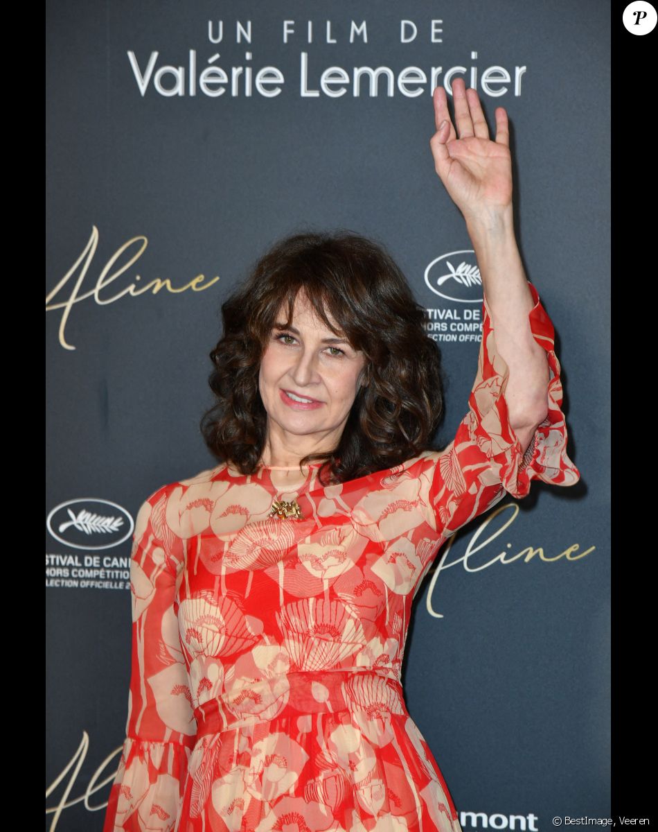 Valérie Lemercier - Avant-Première du film "Aline" au Grand Rex à Paris le 25 octobre 2021. © Veeren/Bestimage