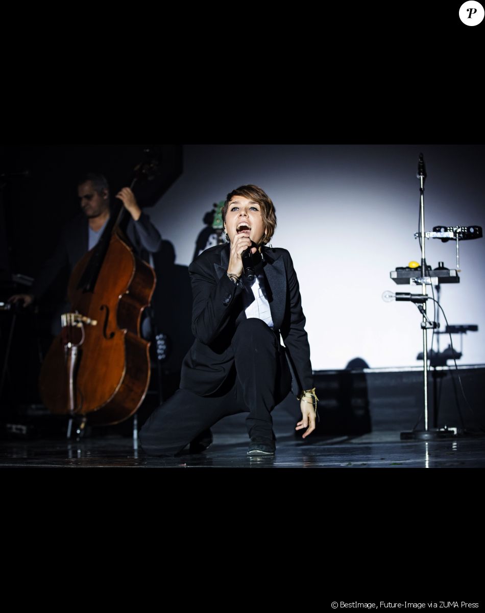 La chanteuse Zaz en concert au Max-Schmeling-Halle à Berlin, le 13 décembre 2016. © Future-Image via ZUMA Press/Bestimage