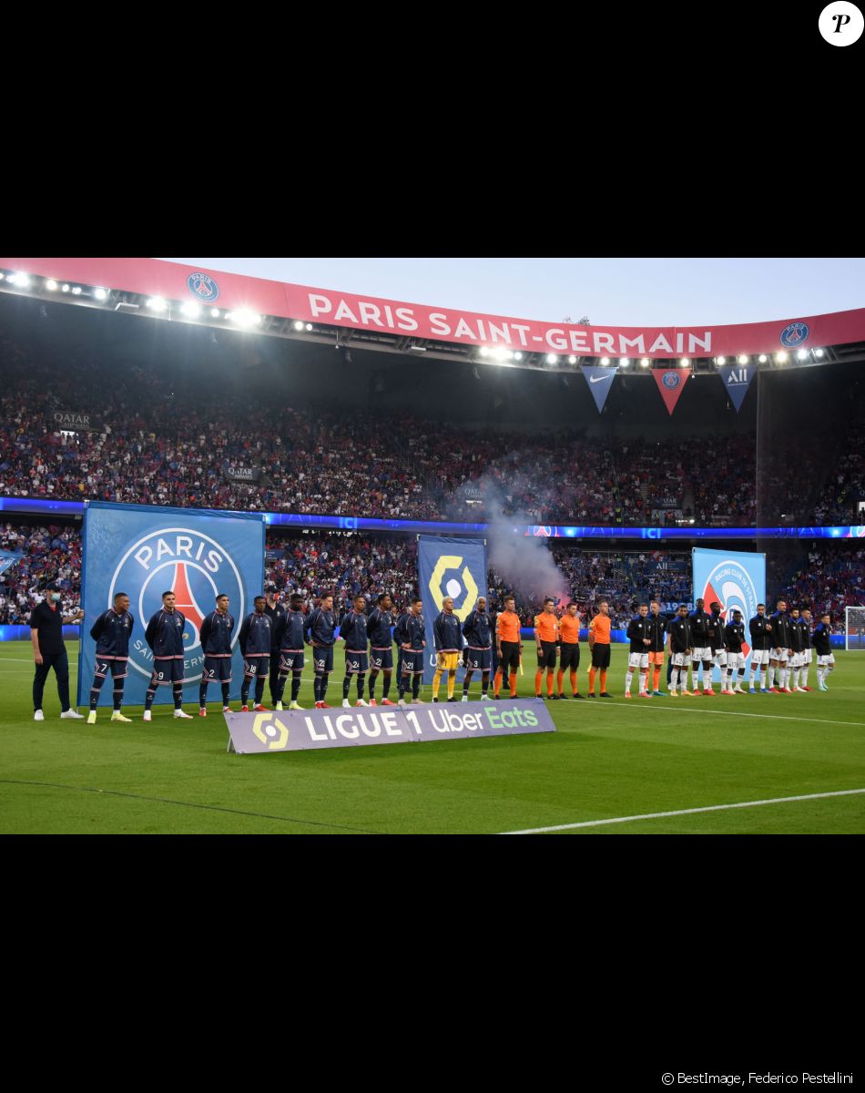 Presentation - Line up - Match de football en ligue 1 Uber Eats : Le PSG (Paris Saint-Germain) remporte la victoire 4-2 contre Strasbourg au Parc des Princes le 14 août 2021. © Federico Pestellini / Panoramic / Bestimage