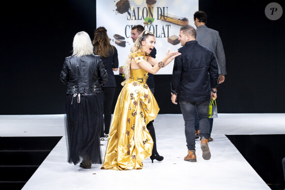 Inès Vandamme - Défilé du 26éme Salon du Chocolat en faveur de la l'association Mécénat Chirurgie Cardique au Parc des Expositions de la Porte de Versailles à Paris le 27 octobre 2021. © Perusseau-Veeren/Bestimage