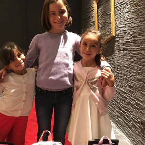 Jennifer Lauret et ses filles Anna (11 ans) et Nell (9 ans), nées de son union avec Patrick Sorrentino.