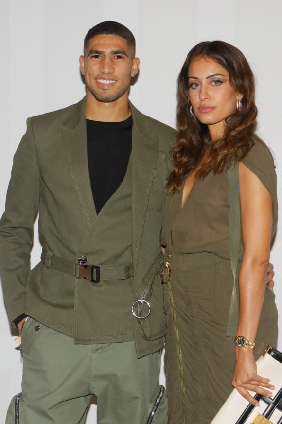 Achraf Hakimi et sa compagne Hiba Abouk - Photocall du défilé de mode Femmes prêt-à-porter printemps-été "Balmain" à la Seine Musicale à Paris. © Veeren Ramsamy-Christophe Clovis / Bestimage