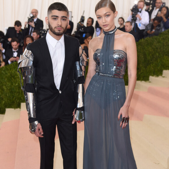 Zayn Malik et sa petite-amie Gigi Hadid - Soirée Costume Institute Benefit Gala 2016 (Met Ball) sur le thème de "Manus x Machina" au Metropolitan Museum of Art à New York, le 2 mai 2016.
