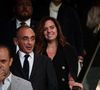 Eric Zemmour et sa conseillère Sarah Knafo très souriants arrivant à une conférence aux allures de meeting pour la promotion du livre du polémiste, La France n'a pas dit son dernier mot, à Biarritz
