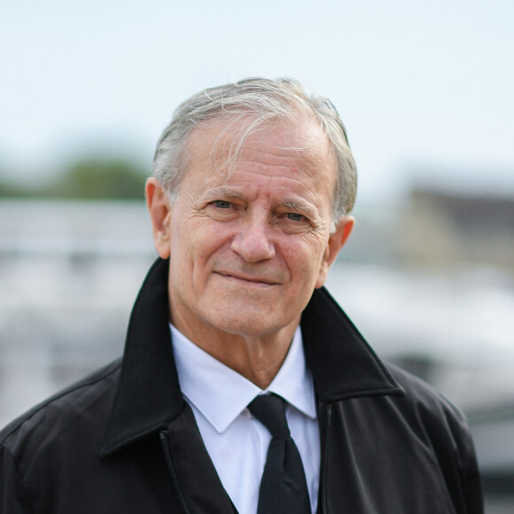 Francis Huster - Photocall lors du Festival de la Fiction de La Rochelle. Le 15 septembre 2021