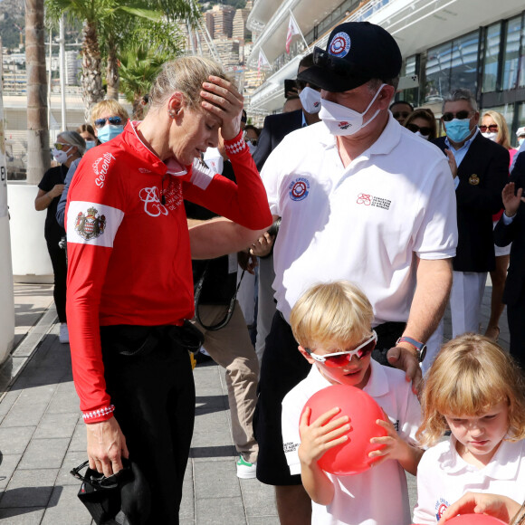 La princesse Charlène de Monaco, le prince Albert II de Monaco, le prince Jacques de Monaco, marquis des Baux, et la princesse Gabriella de Monaco, comtesse de Carladès - La famille princière de Monaco à l'arrivée de la 3ème édition de la course "The Crossing : Calvi-Monaco Water Bike Challenge". Monaco, le 13 septembre 2020. © Cyril Dodergny/Nice Matin/Bestimage