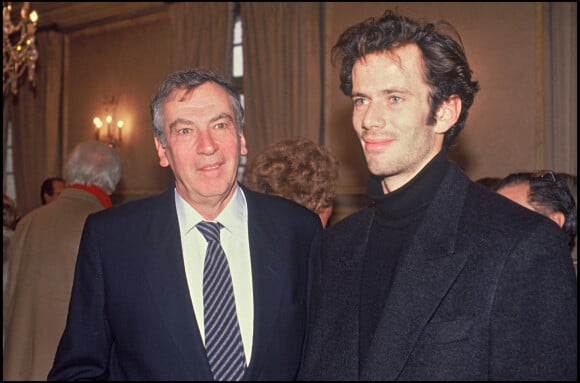 Roger Vadim et son fils Christian - Mariage de Roger Vadim et Marie-Christine Barrault à Levallois-Perret en 1990. 