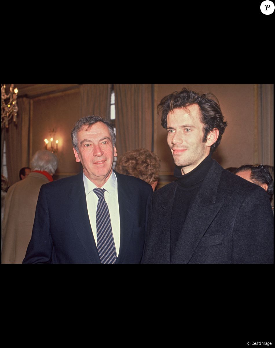 Roger Vadim et son fils Christian - Mariage de Roger Vadim et Marie-Christine Barrault à Levallois-Perret en 1990.