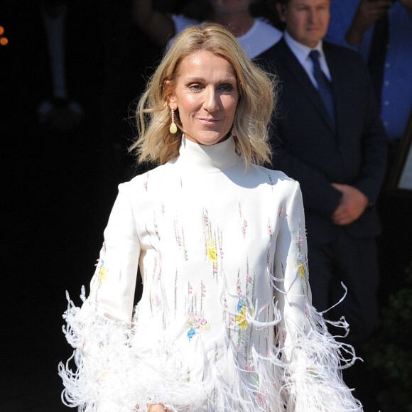 Celine Dion à la sortie de l'hôtel de Crillon à Paris