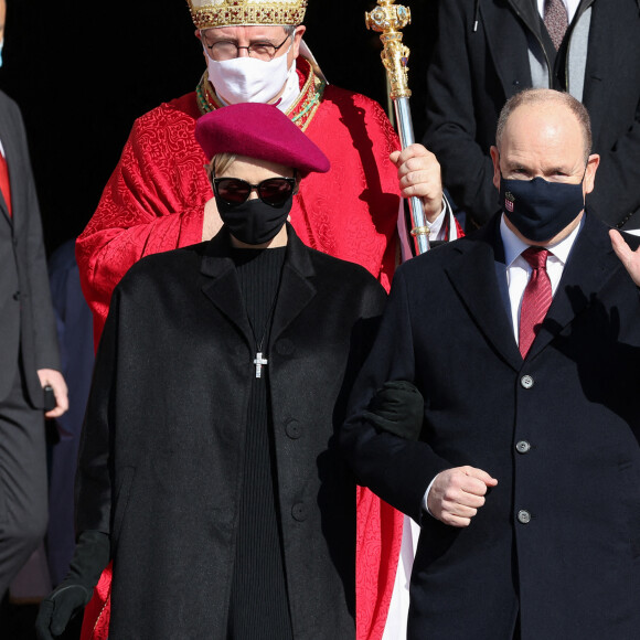 Le prince Albert II de Monaco, la princesse Charlène de Monaco - Le couple princier a assisté à la messe de Sainte Dévote à la cathédrale de Monaco le 27 janvier 2021. © Jean-Charles Vinaj / Pool Monaco / Bestimage