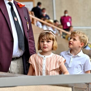 Le prince Albert II de Monaco et ses enfants Jacques et Gabriella durant la dernière journée du World Rugby Sevens Repechage tournament qui se déroule au Stade Louis II le 20 juin 2021. Cette compétition est organisée par la Fédération Monégasque de Rugby (FMR), dont le président est Gareth Wittstock, le frère de la Princesse Charlene de Monaco. © Bruno Bebert/Bestimage 