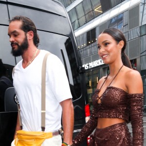 Lais Ribeiro et son fiancé Joaquim Noah arrive à la soirée "Revolve Party" lors de la New York Fashion Week (NYFW), le 9 septembre 2021.