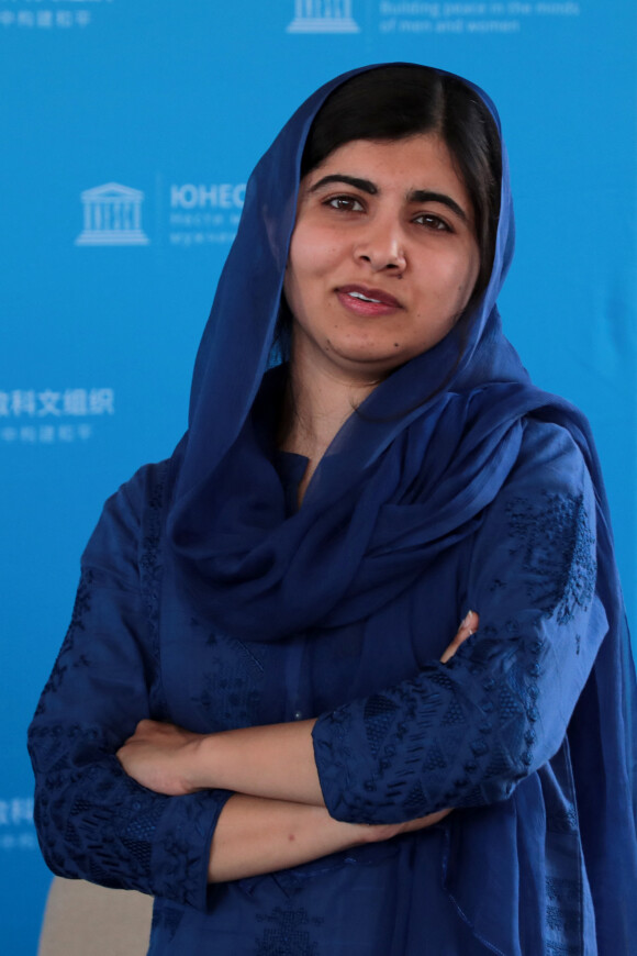 Malala Yousafzai en entretien privé avec le président français lors de la clôture de la conférence internationale sur l'éducation des Filles et des Femmes à l'UNESCO à Paris. Le 5 juillet 2019 © Christophe Petit-Tesson / Pool / Bestimage