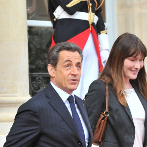 Nicolas Sarkozy et Carla Bruni-Sarkozy - Investiture de François Hollande comme 7e président de la Ve République en 2012  © Guillaume Gaffiot /Bestimage