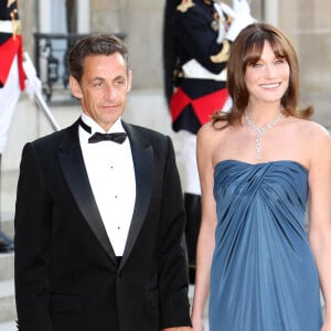 Nicolas Sarkozy et Carla Bruni-Sarkozy - Dîner d'Etat en l'honneur de l'émir du Qatar S.A. Cheikh Hamad Bin Khalifa Al Thani