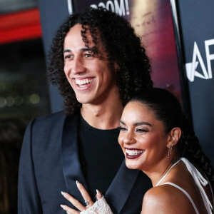 Cole Tucker, Vanessa Hudgens - Première du film "Tick, Tick...Boom" au TCL Chinese Theater à Los Angeles, le 10 novembre 2021.