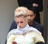 Britney Spears sort de son hôtel parisien pour se rendre à l'Accorhotels Arena le 28 août 2018.
