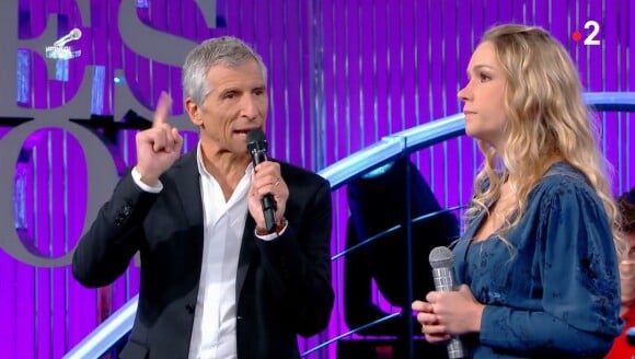 Margaux et Nagui dans l'émission "N'oubliez pas les paroles" sur France 2. Le 13 novembre 2021.