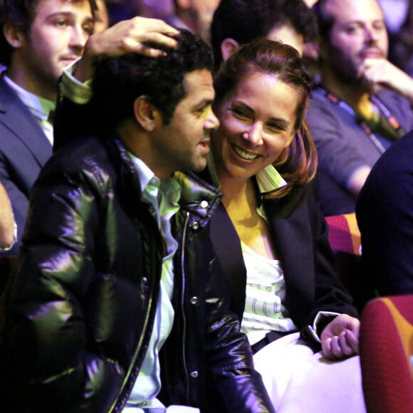 Jamel Debbouze et sa femme Mélissa Theuriau lors de la cérémonie de clôture et palmarès du 19ème Festival International du film de Comédie de l'Alpe d'Huez, le 16 janvier 2016. © Dominique Jacovides/Bestimage