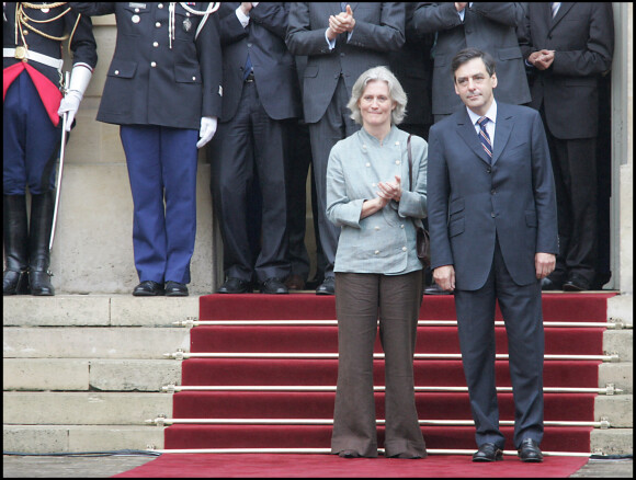 François et Penelope Fillon - Cérémonie de passation de pouvoir entre le premier ministre Dominique de Villepin et François Fillon à Matignon en 2007