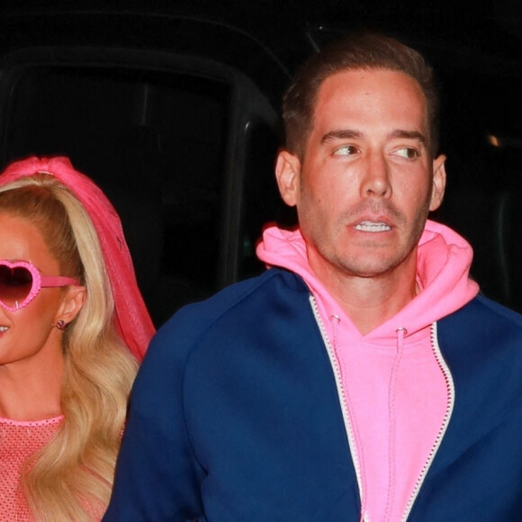 Paris Hilton à la fête au Monica Pier de Santa Monica. Le 12 novembre 2021