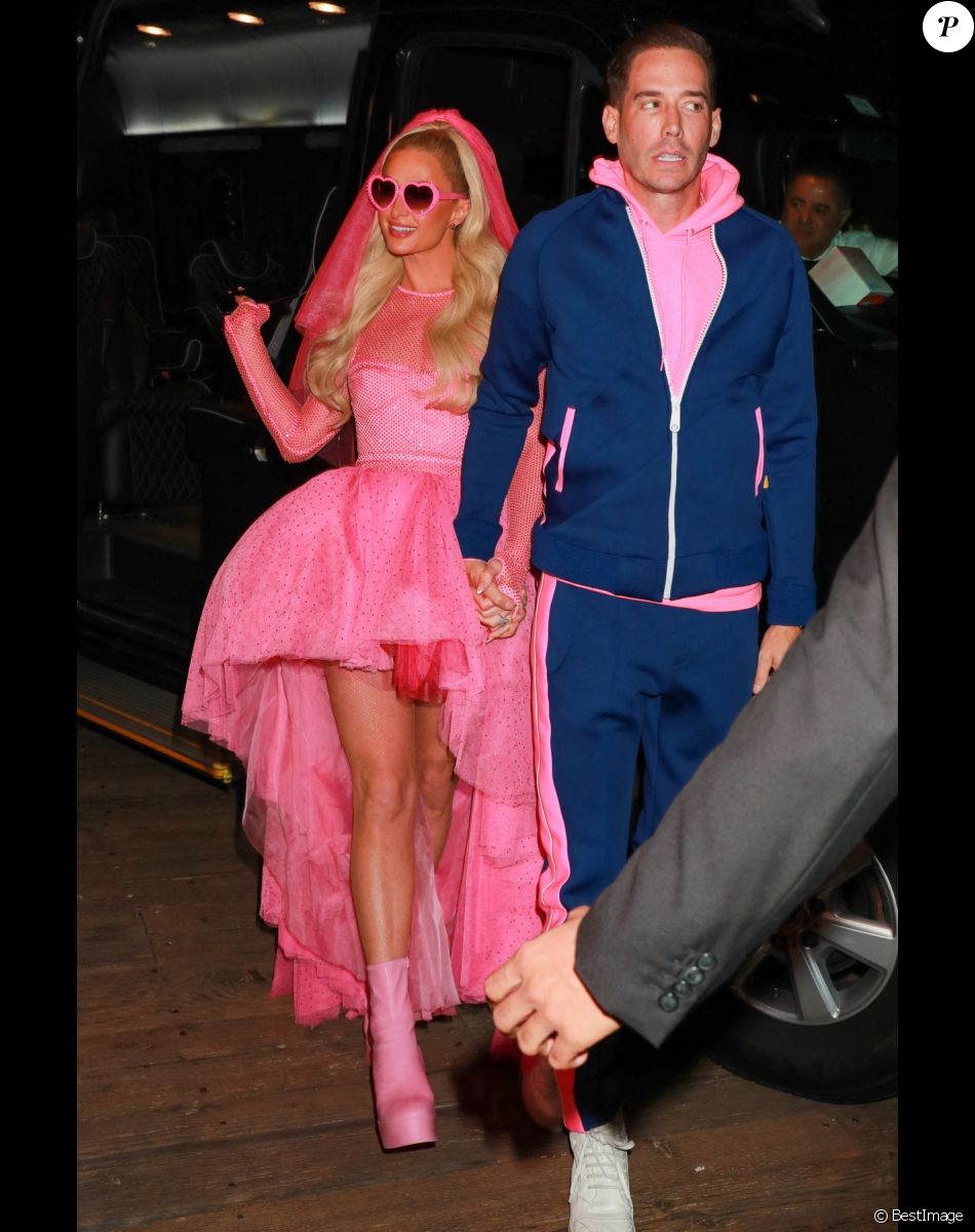 Paris Hilton à la fête au Monica Pier de Santa Monica. Le 12 novembre 2021