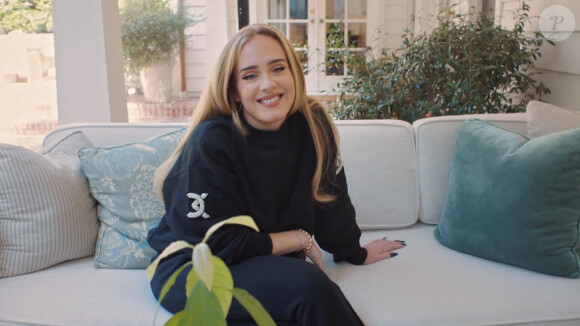 Extrait de la vidéo "73 questions" de Vogue avec Adele, filmée chez elle à Los Angeles.