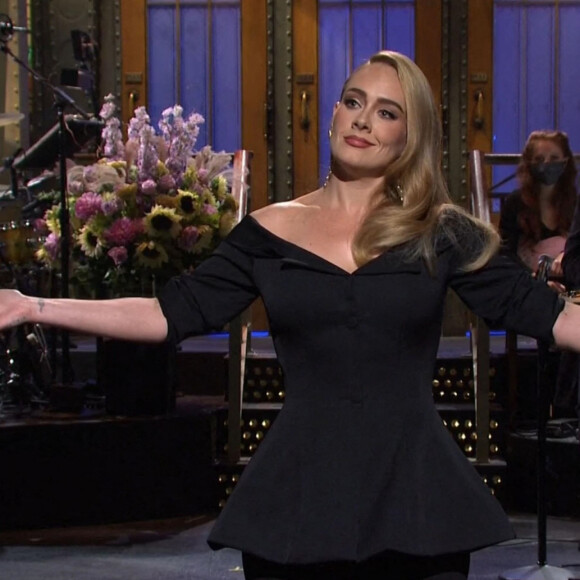 Adele dans l'émission Saturday Night Live à Los Angeles, le 24 octobre 2020