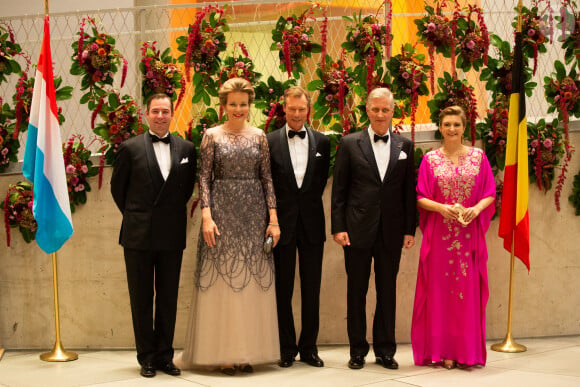 Le Prince Guillaume de Luxembourg, la reine Mathilde de Belgique, le Grand-duc Henri de Luxembourg, le roi Philippe de Belgique et la Grande duchesse Maria Teresa assistent assistent à un concert à Luxembourg le 16 octobre 2019.