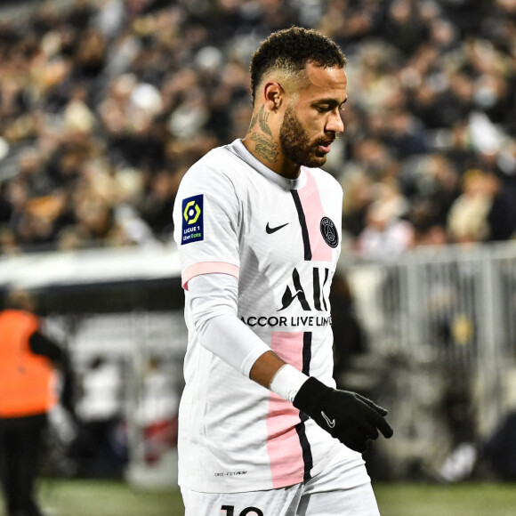 Neymar (psg) - Match de football en ligue 1 Uber Eats : Le PSG bat Bordeaux 3 - 2 au stade Matmut Atlantique le 6 novembre 2021. © Thierry Breton / Panoramic / Bestimage