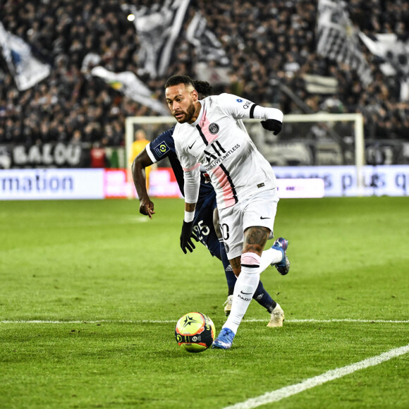 Neymar (psg) - Match de football en ligue 1 Uber Eats : Le PSG bat Bordeaux 3 - 2 au stade Matmut Atlantique le 6 novembre 2021. © Thierry Breton / Panoramic / Bestimage