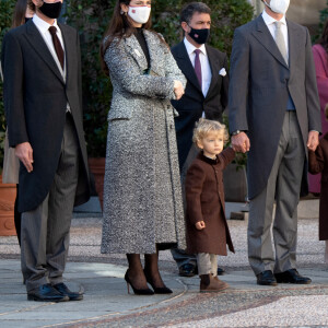 Andrea Casiraghi, Tatiana Casiraghi (Tatiana Santa Domingo), Stefano Ercole Carlo Casiraghi, Pierre Casiraghi, Francesco Carlo Albert Casiraghi, Mélanie de Massy (de Lusignan), Beatrice Borromeo (habillée en Dior) - La famille princière assiste à une cérémonie de remise de médaille dans la cours du Palais de Monaco lors de la Fête Nationale 2020 de la principauté de Monaco le 19 novembre 2020. © David Nivière / Pool / Bestimage
