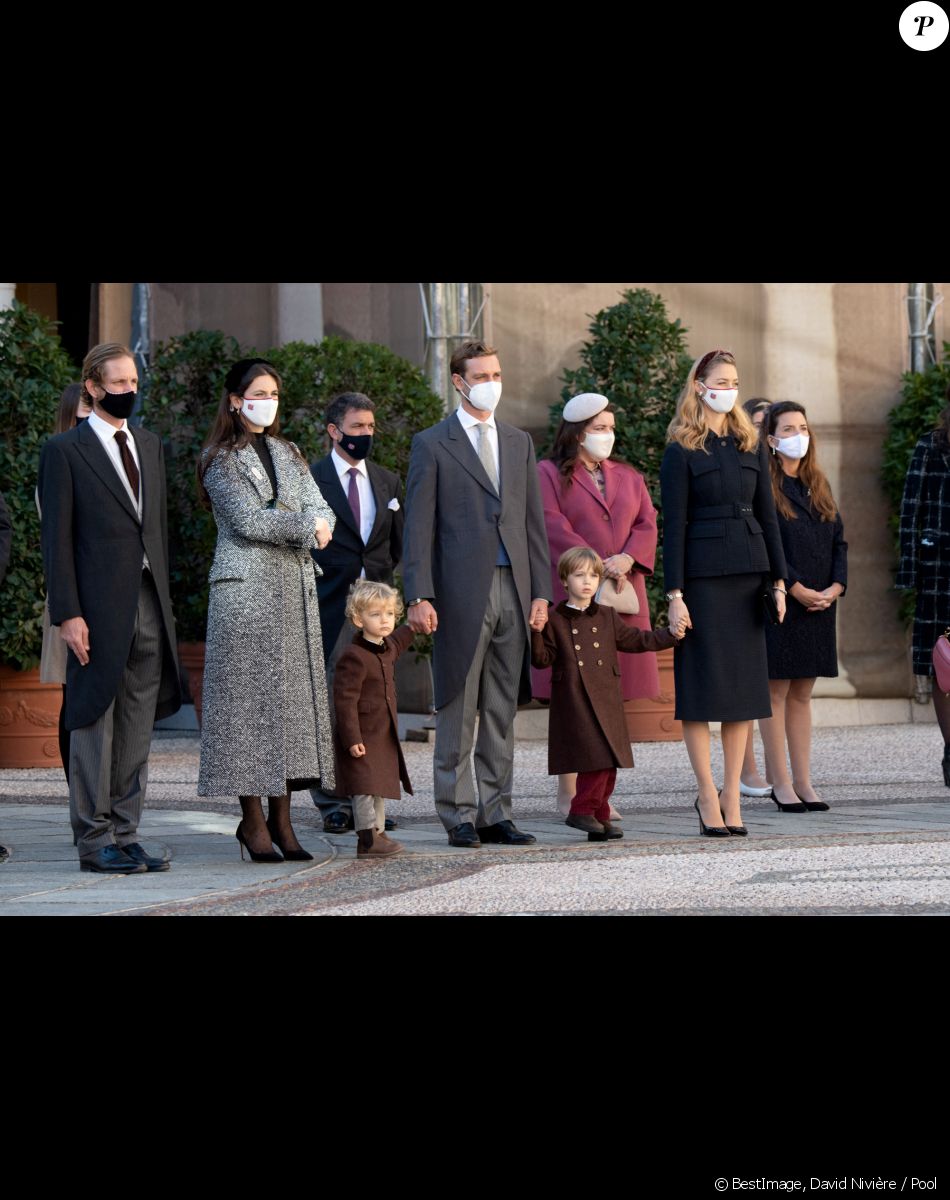Andrea Casiraghi, Tatiana Casiraghi (Tatiana Santa Domingo), Stefano Ercole Carlo Casiraghi, Pierre Casiraghi, Francesco Carlo Albert Casiraghi, Mélanie de Massy (de Lusignan), Beatrice Borromeo (habillée en Dior) - La famille princière assiste à une cérémonie de remise de médaille dans la cours du Palais de Monaco lors de la Fête Nationale 2020 de la principauté de Monaco le 19 novembre 2020. © David Nivière / Pool / Bestimage