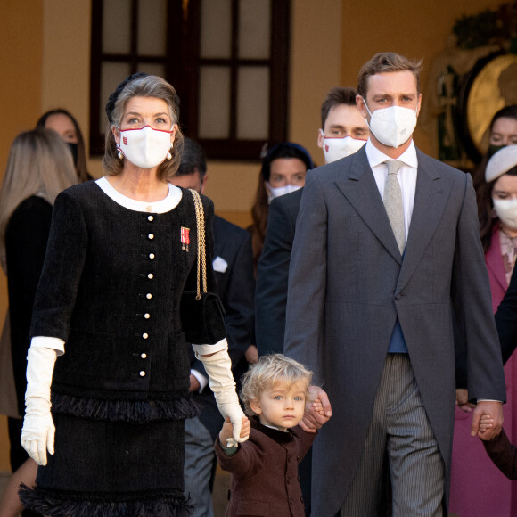 La princesse Caroline de Hanovre, Stefano Ercole Carlo Casiraghi, Pierre Casiraghi - La famille princière assiste à une cérémonie de remise de médaille dans la cours du Palais de Monaco lors de la Fête Nationale 2020 de la principauté de Monaco le 19 novembre 2020. © David Nivière / Pool / Bestimage