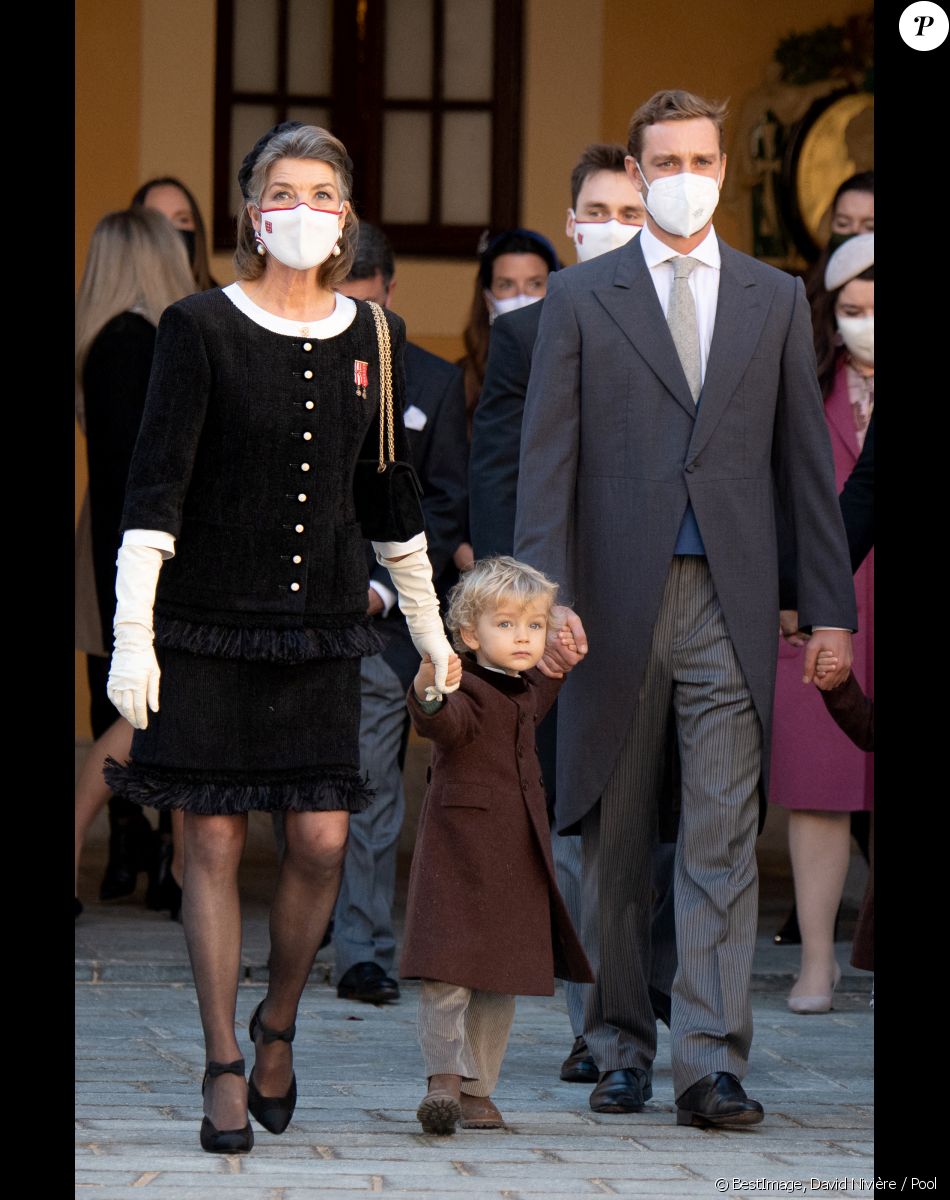 La princesse Caroline de Hanovre, Stefano Ercole Carlo Casiraghi, Pierre Casiraghi - La famille princière assiste à une cérémonie de remise de médaille dans la cours du Palais de Monaco lors de la Fête Nationale 2020 de la principauté de Monaco le 19 novembre 2020. © David Nivière / Pool / Bestimage