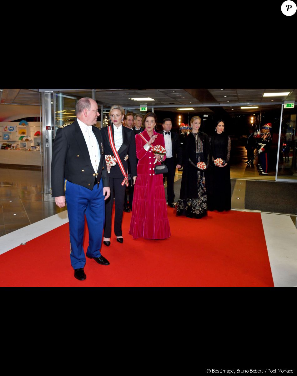 Le prince Albert II de Monaco, la princesse Charlène, Andrea Casiraghi, la princesse Caroline de Hanovre, Sean Wittstock, Beatrice Borromeo, Chantell Violet Serfontein (la femme de Sean Wittstock) - Arrivées à la soirée de gala à l'occasion de la fête nationale monégasque au Grimaldi Forum à Monaco le 19 novembre 2019. Cette année, c'est le l'opéra Lucia di Lammermoor qui est joué sur la scène de la salle des Princes. © Bruno Bebert / Pool Monaco / Bestimage