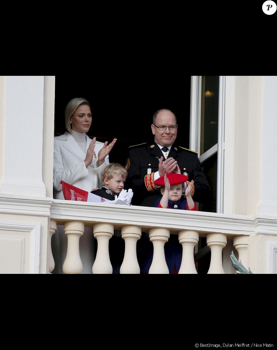 La princesse Charlene et le prince Albert II de Monaco, leurs enfants la princesse Gabriella et le prince Jacques - La famille princière de Monaco lors de la Fête nationale monégasque à Monaco. © Dylan Meiffret / Nice Matin / Bestimage