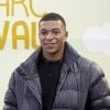 Kylian Mbappé avec des bébés pandas : photos de la rencontre improbable (et adorable!)