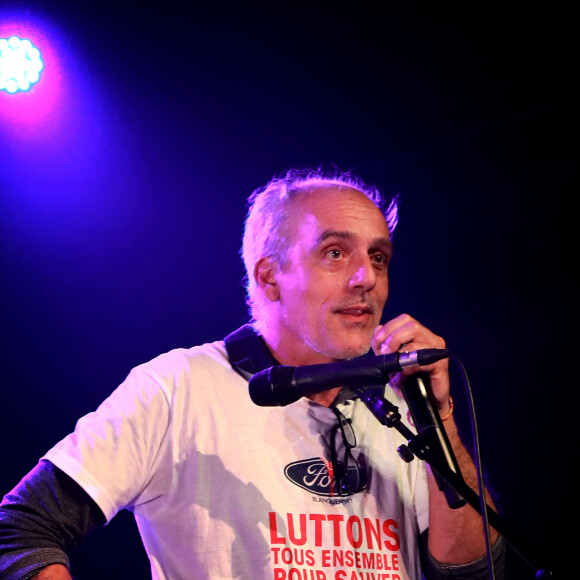 Le chanteur Bernard Lavilliers a accepté de venir soutenir les salariés de l'entreprise Ford à Blanquefort représentés par leur leader Philippe Poutou ancien candidat à l'election présidentielle, menacée de fermeture. © Bernard-Cottereau/Bestimage