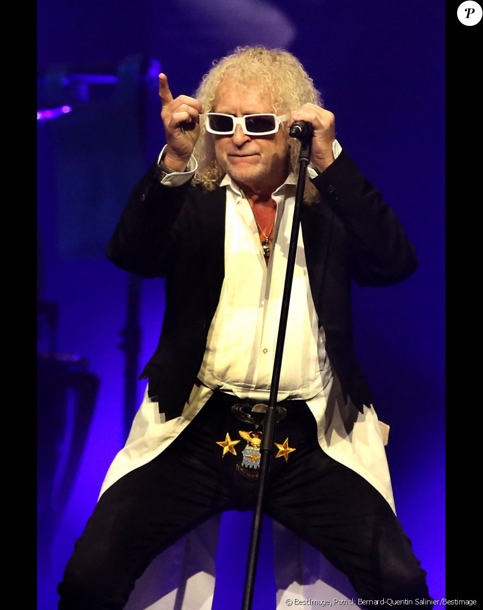 Info - Michel Polnareff perd son procès en diffamation contre son producteur Gilbert Coullier - Exclusif - Michel Polnareff lors de son concert à la patinoire de Mériadeck à Bordeaux, France, le 30 novembre 2016. Michel Polnareff a été admis en urgence samedi 3 décembre à l'hôpital américain de Neuilly-sur-Seine. © Patrick Bernard-Quentin Salinier/Bestimage